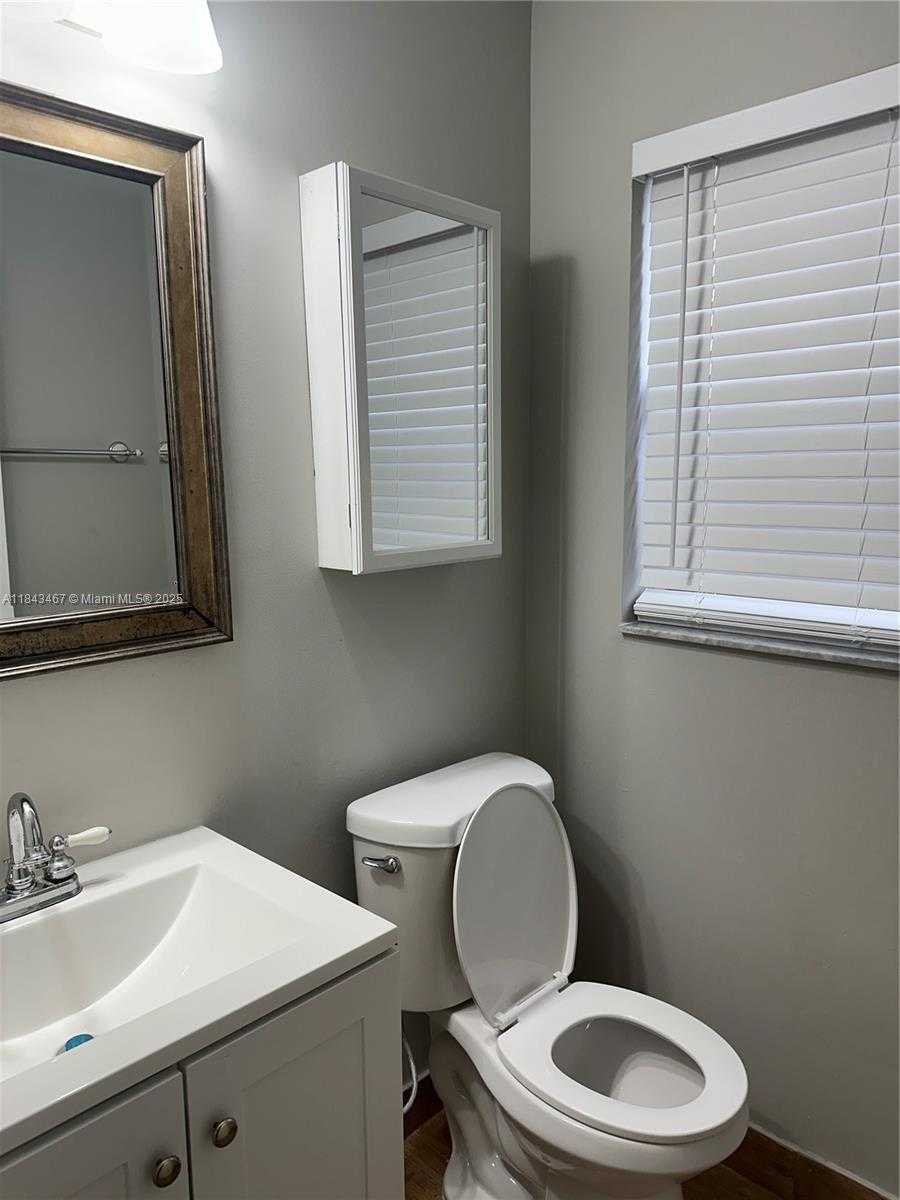 Small Image of 18334 SOUTH WEST 4TH CT, Pembroke Pines Number 25