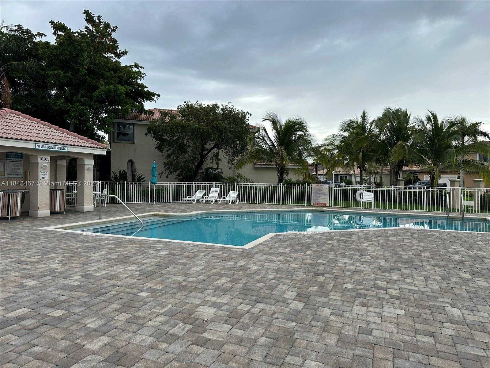 Small Image of 18334 SOUTH WEST 4TH CT, Pembroke Pines Number 29