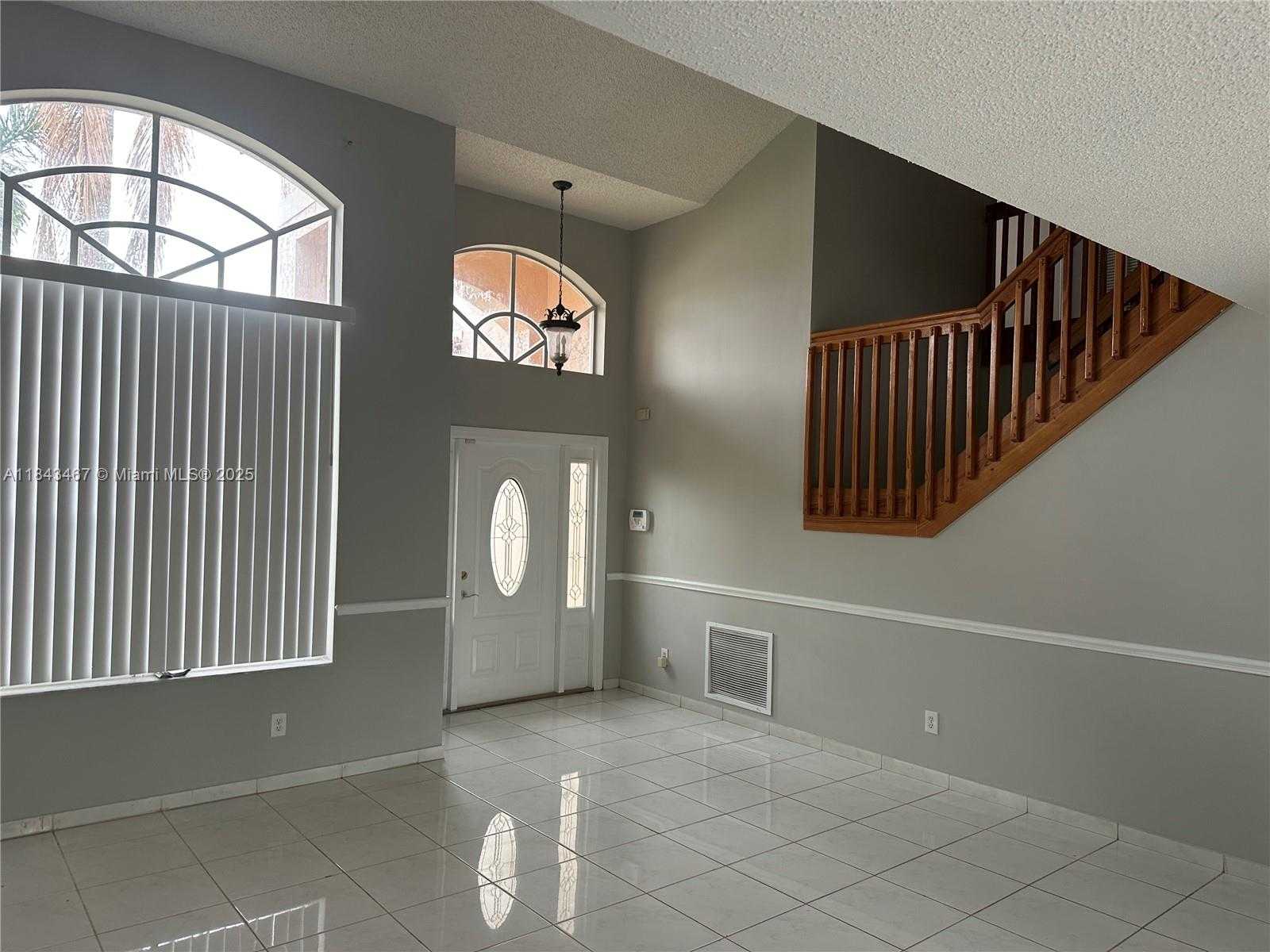 Small Image of 18334 SOUTH WEST 4TH CT, Pembroke Pines Number 5