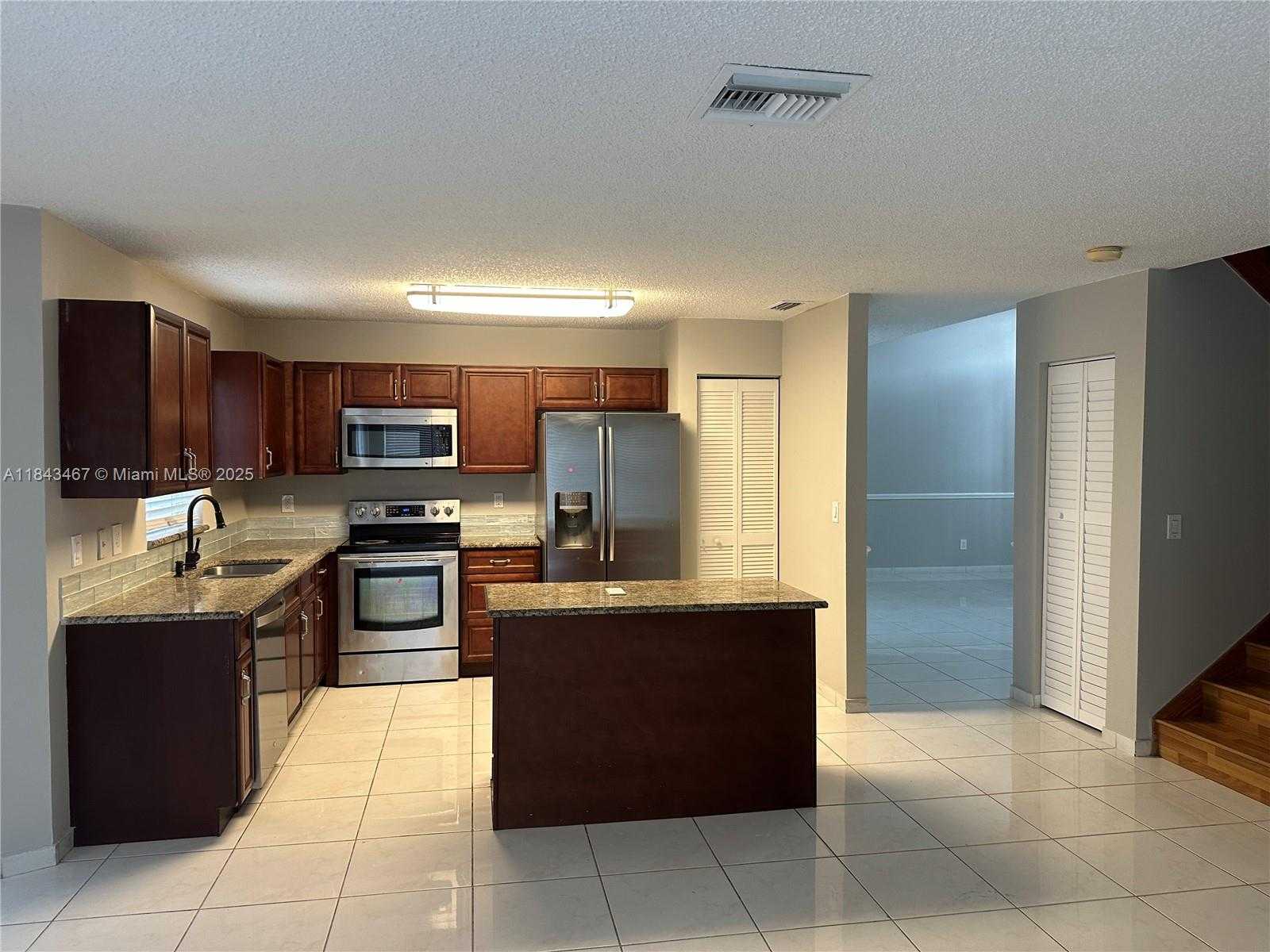 Small Image of 18334 SOUTH WEST 4TH CT, Pembroke Pines Number 9