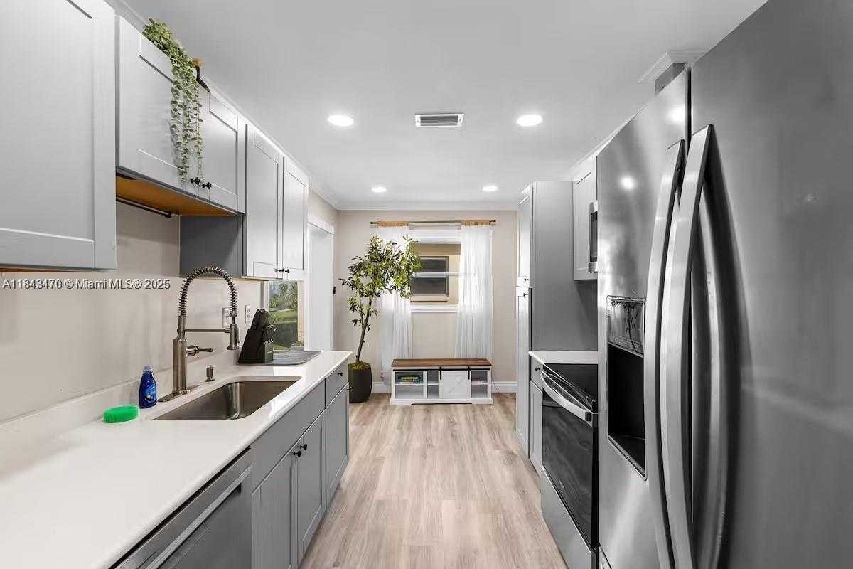 Small Image of 5817 NORTH WEST 70TH, Tamarac Number 9
