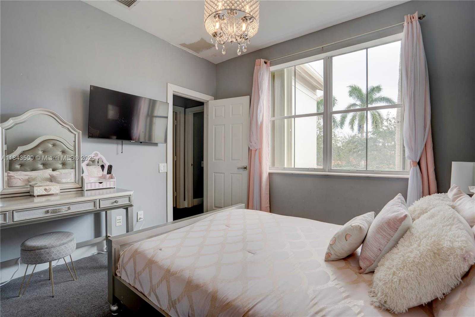 Small Image of 1364 WEST HARBOR VW W, Hollywood Number 15