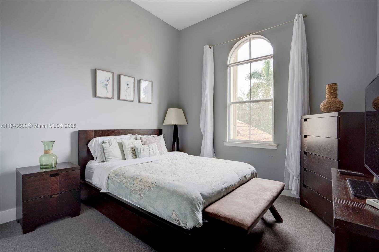 Small Image of 1364 WEST HARBOR VW W, Hollywood Number 17