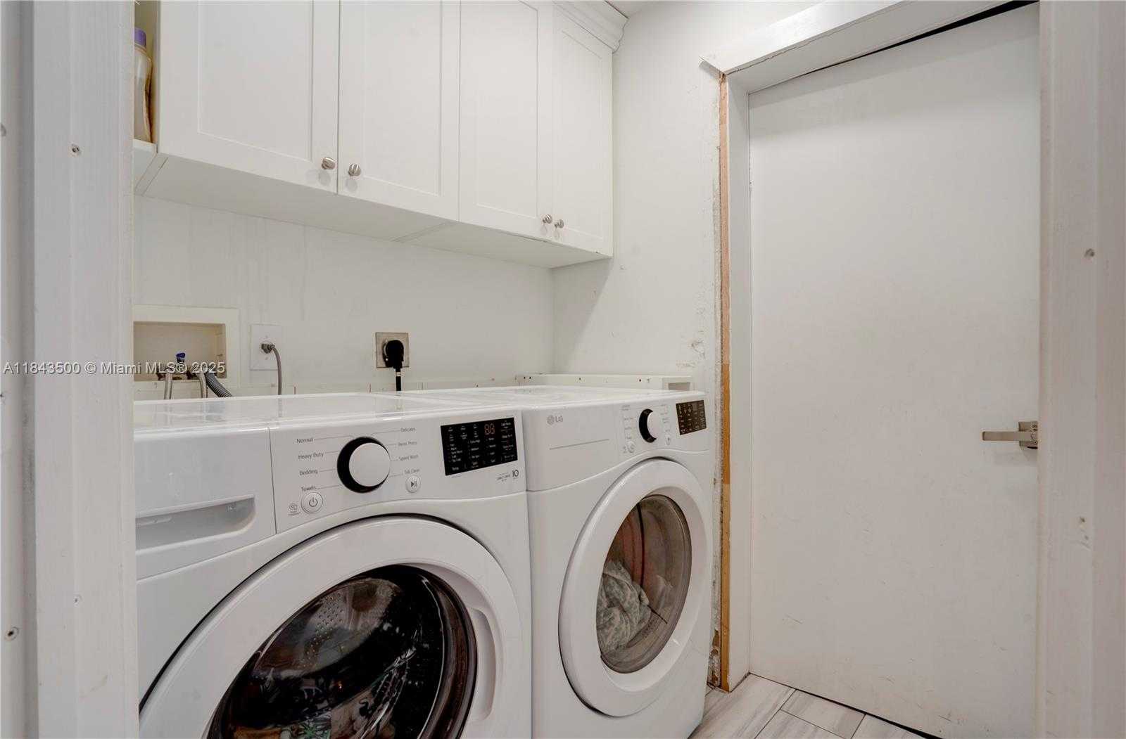 Small Image of 1364 WEST HARBOR VW W, Hollywood Number 6