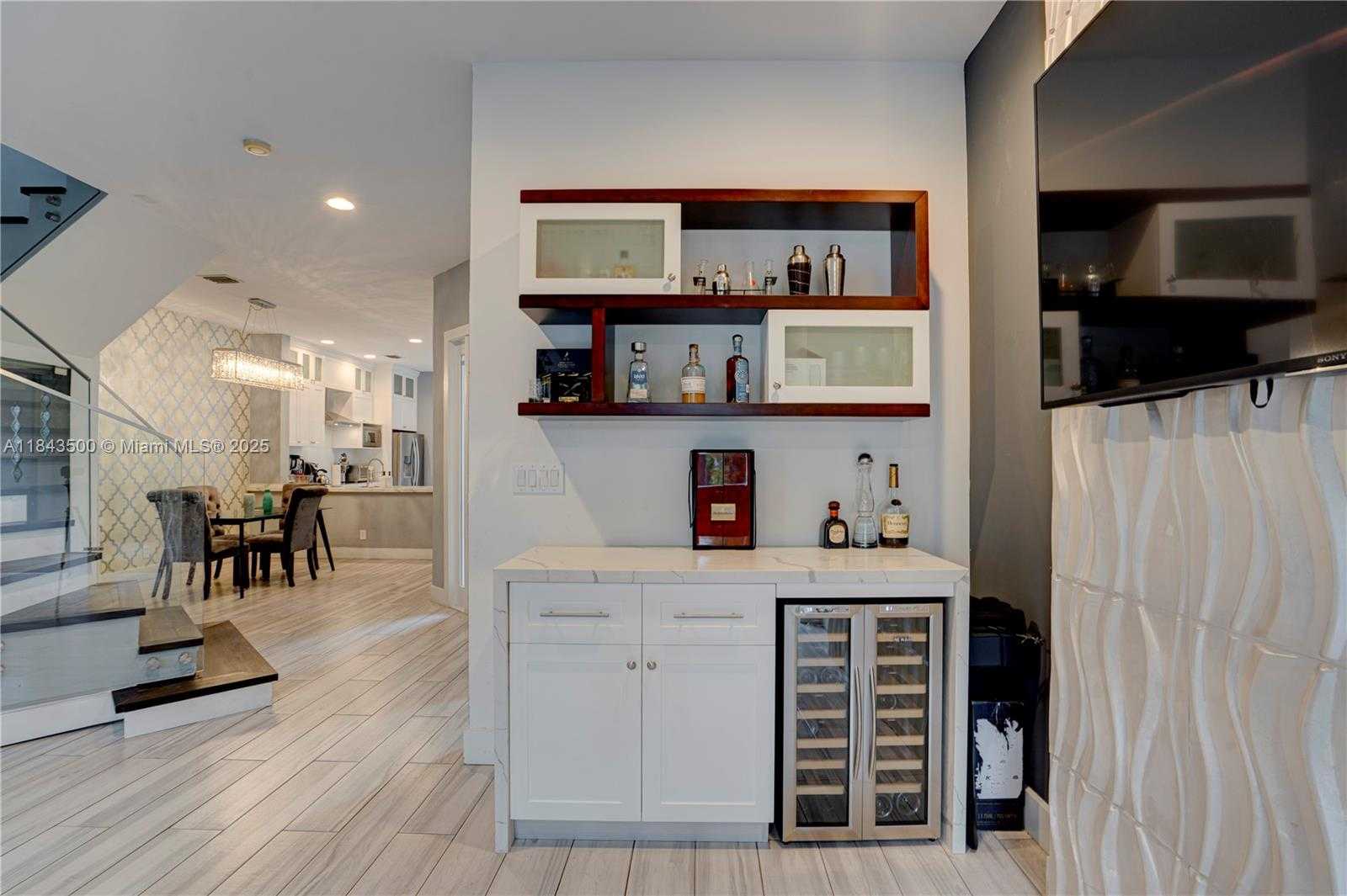 Small Image of 1364 WEST HARBOR VW W, Hollywood Number 7