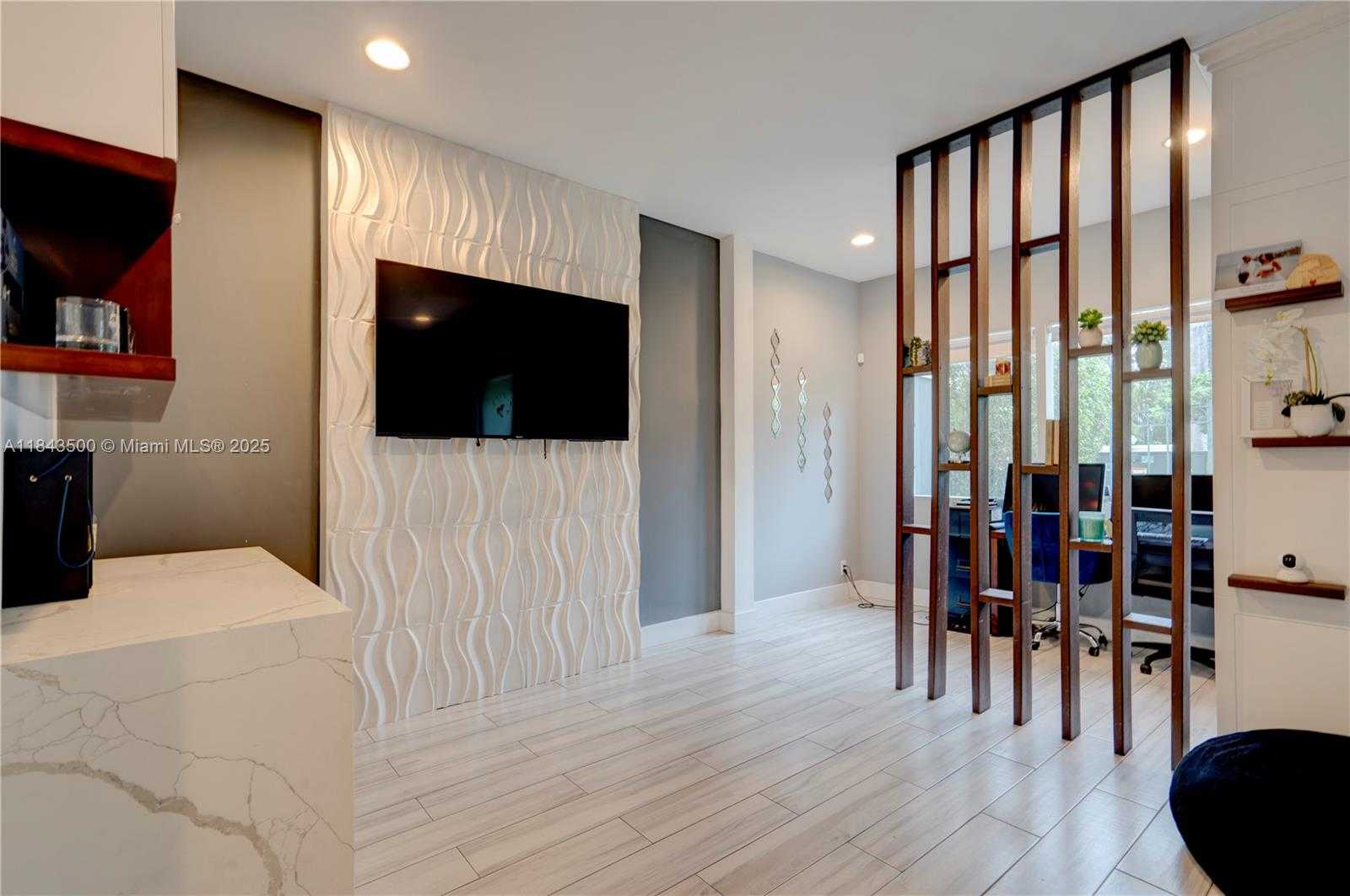 Small Image of 1364 WEST HARBOR VW W, Hollywood Number 8