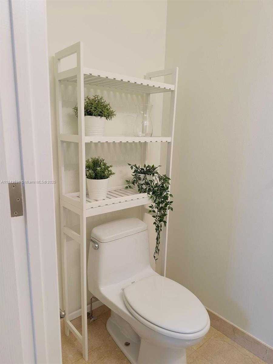 Small Image of 6515 COLLINS AVE #1601, Miami Beach Number 10