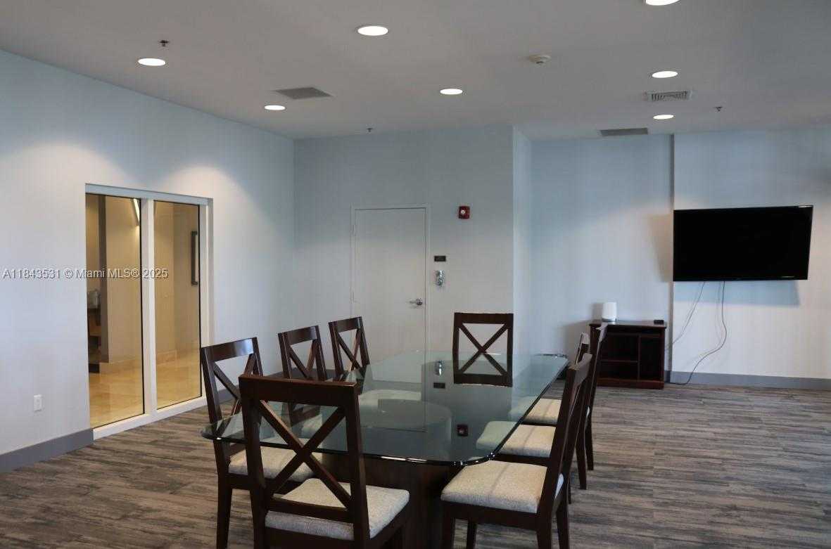 Small Image of 6515 COLLINS AVE #1601, Miami Beach Number 19