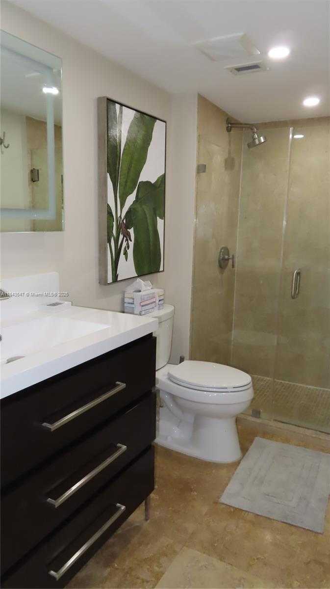 Small Image of 5701 COLLINS AVE #302, Miami Beach Number 12