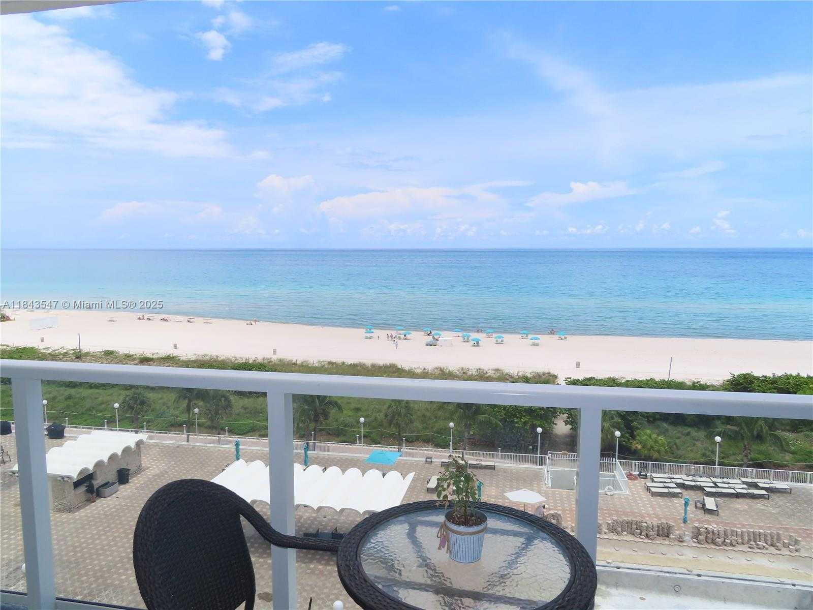Small Image of 5701 COLLINS AVE #302, Miami Beach Number 2