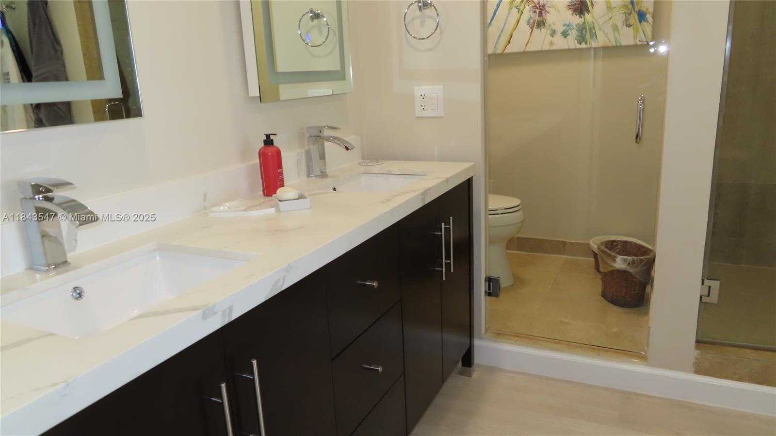 Small Image of 5701 COLLINS AVE #302, Miami Beach Number 21
