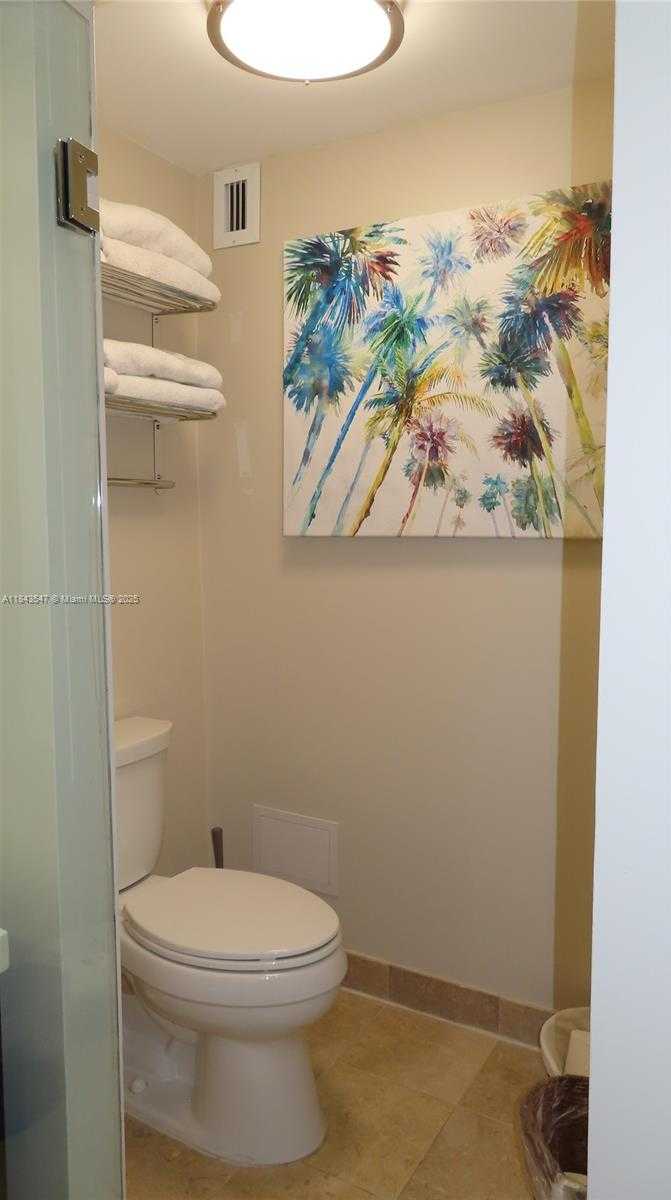 Small Image of 5701 COLLINS AVE #302, Miami Beach Number 22