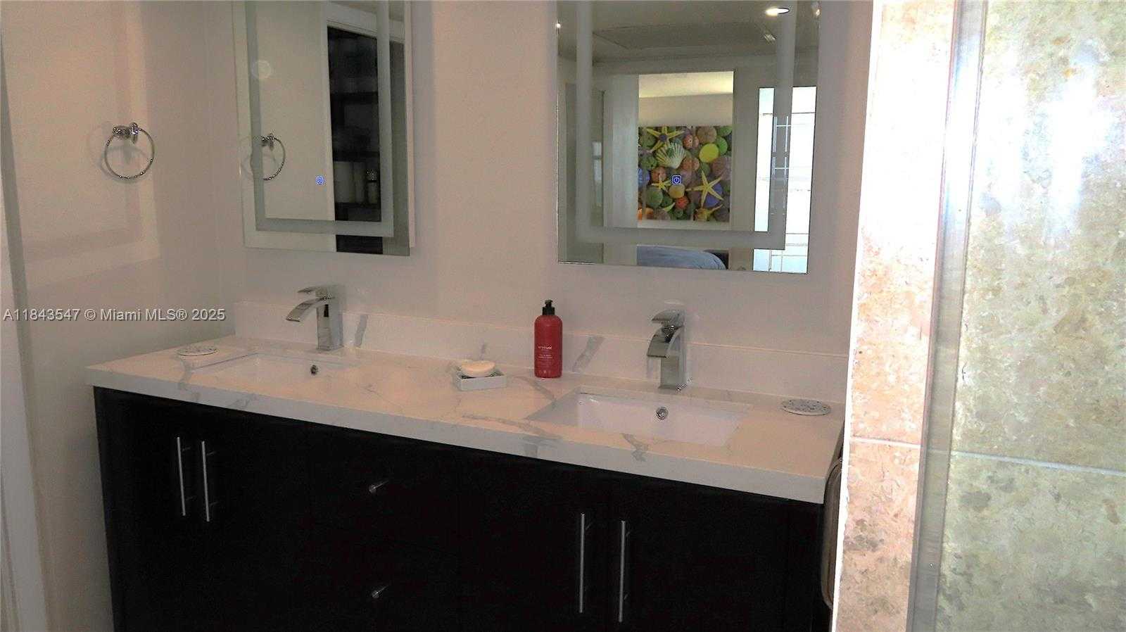 Small Image of 5701 COLLINS AVE #302, Miami Beach Number 23