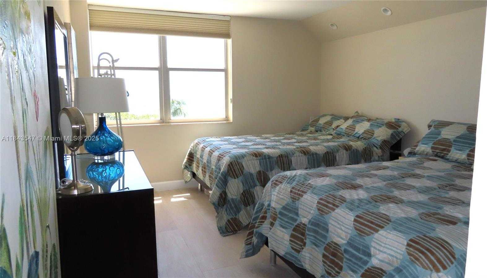 Small Image of 5701 COLLINS AVE #302, Miami Beach Number 24
