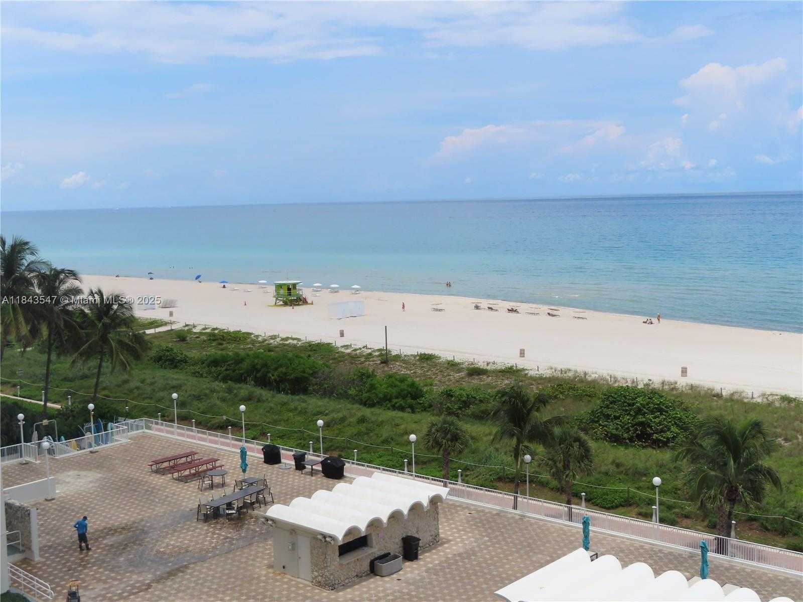 Small Image of 5701 COLLINS AVE #302, Miami Beach Number 3