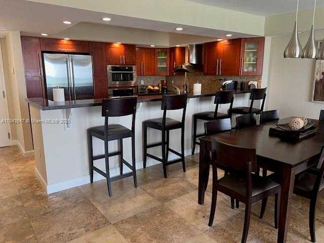 Small Image of 5701 COLLINS AVE #302, Miami Beach Number 6