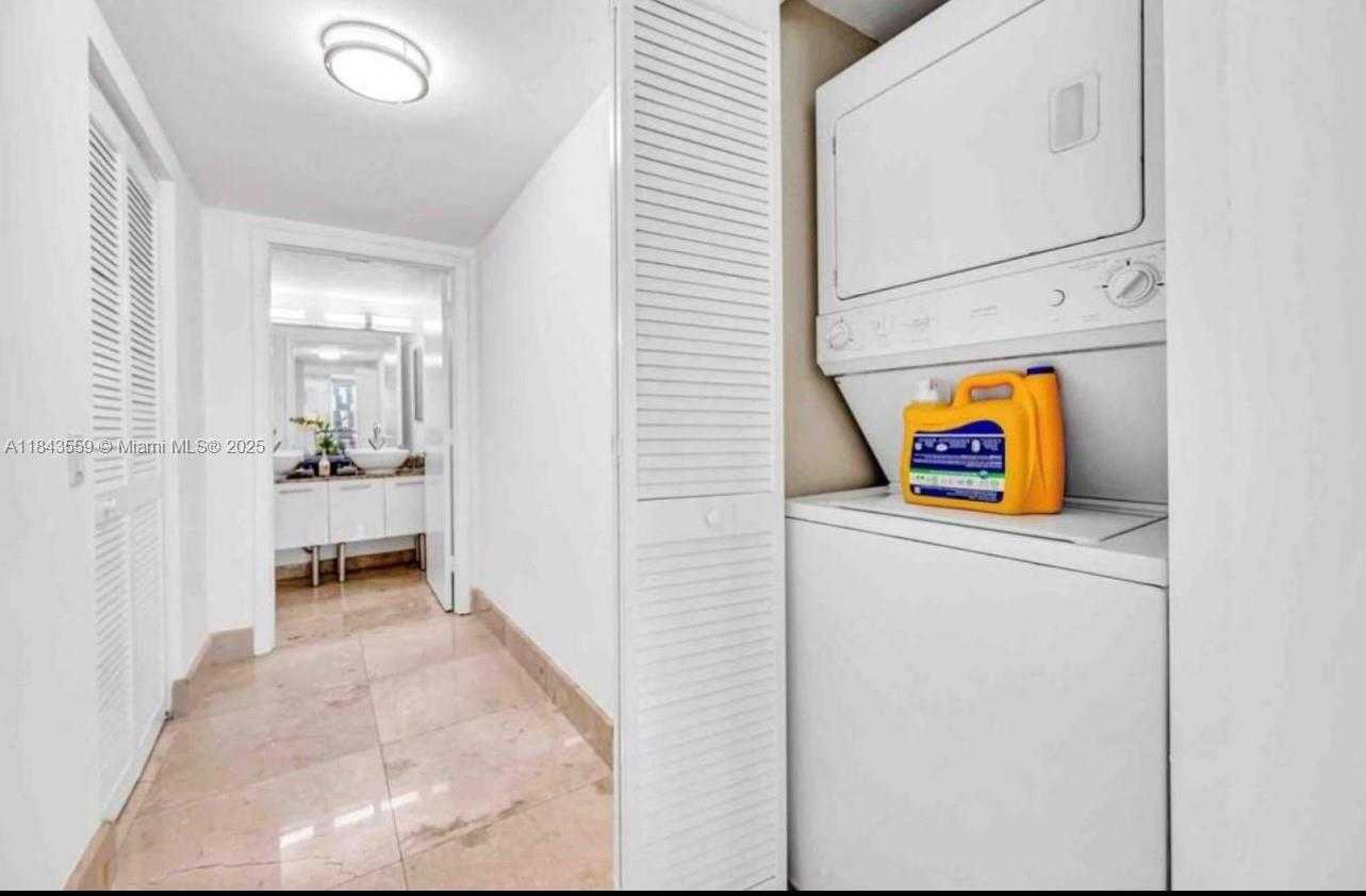 Small Image of 41 SOUTH EAST 5TH ST #1505, Miami Number 7