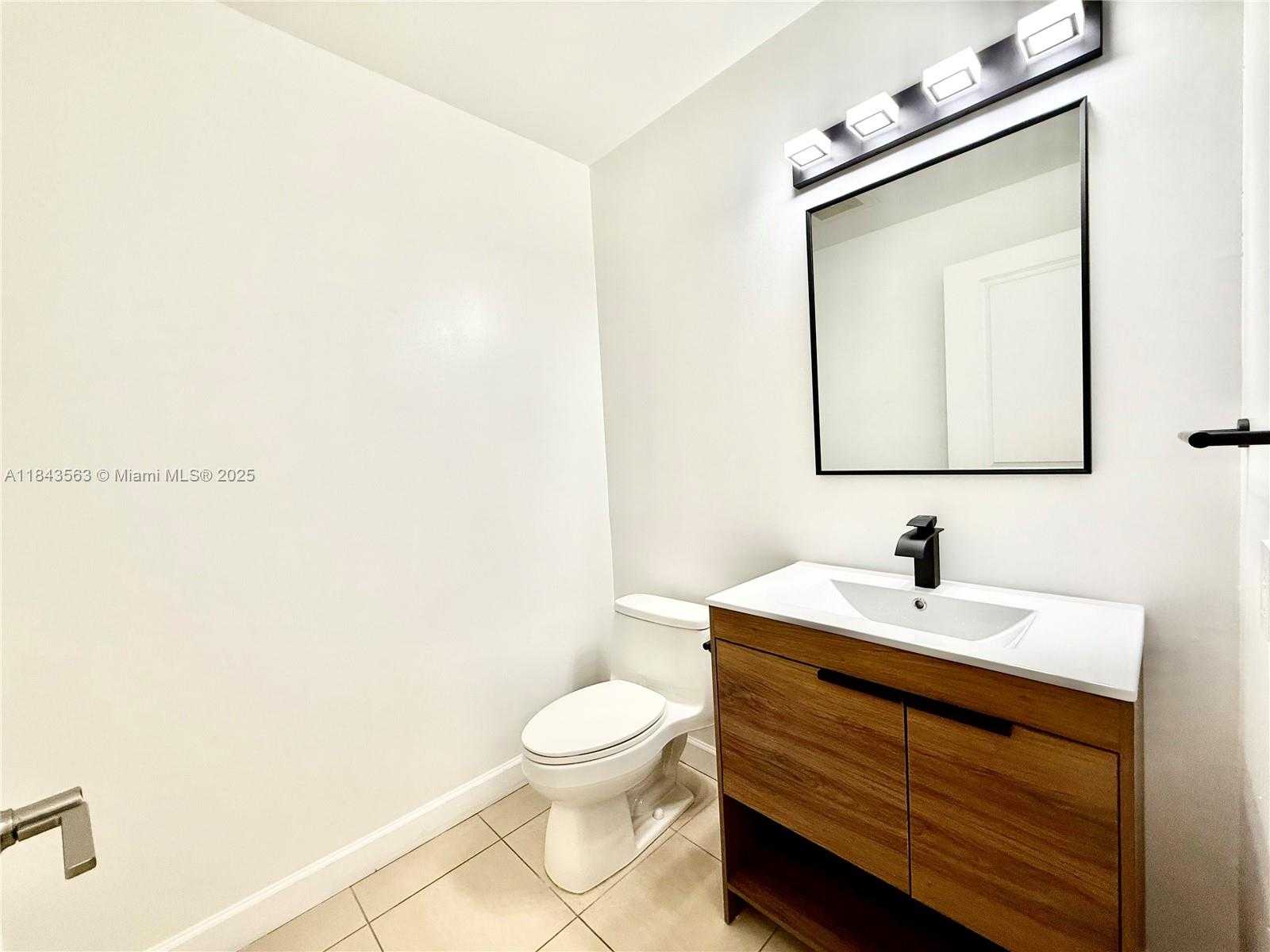 Small Image of 1945 SOUTH OCEAN DR #710, Hallandale Beach Number 19