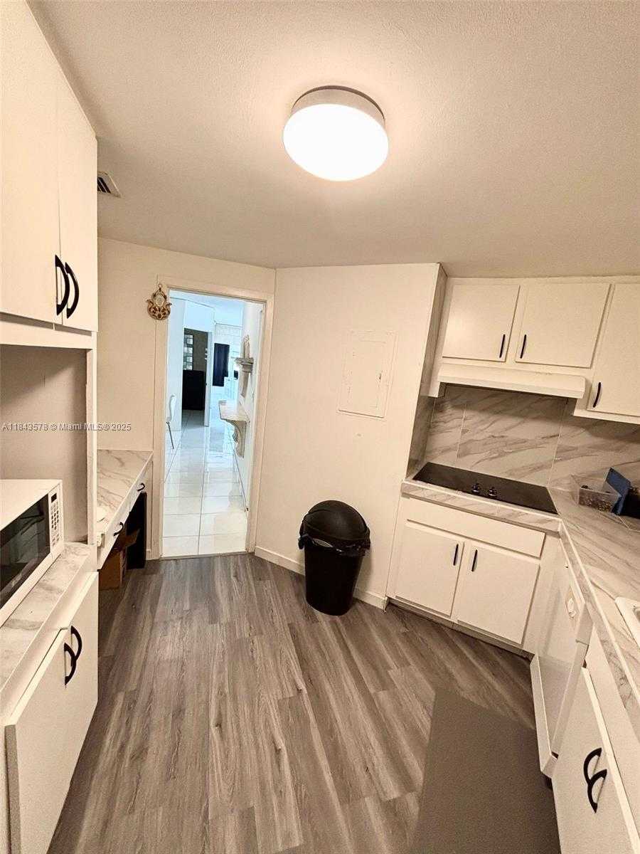 Small Image of 905 BRICKELL BAY DR #1824, Miami Number 11