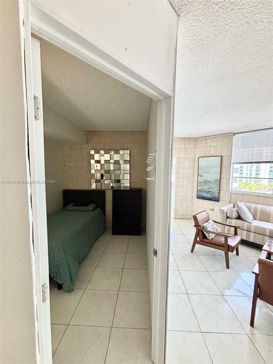 Small Image of 905 BRICKELL BAY DR #1824, Miami Number 14