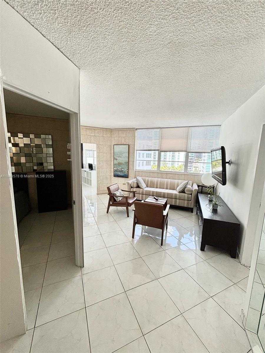 Small Image of 905 BRICKELL BAY DR #1824, Miami Number 18