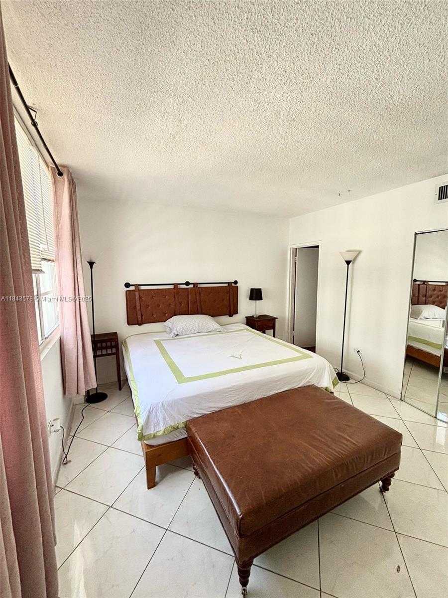 Small Image of 905 BRICKELL BAY DR #1824, Miami Number 21