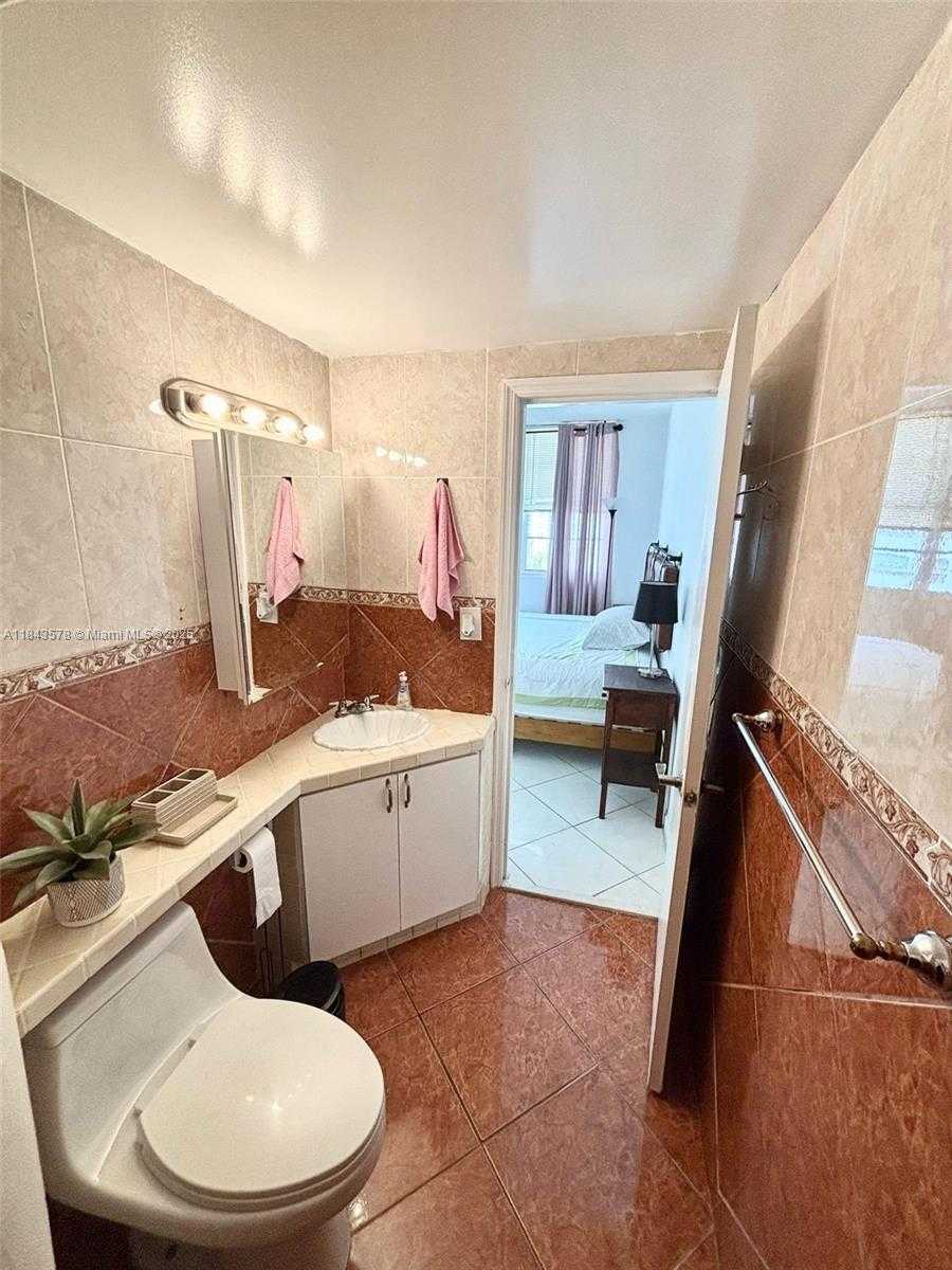 Small Image of 905 BRICKELL BAY DR #1824, Miami Number 22