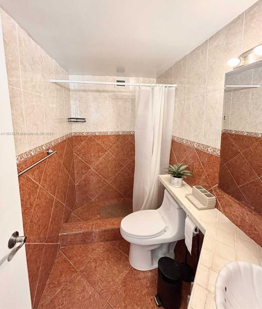Small Image of 905 BRICKELL BAY DR #1824, Miami Number 23