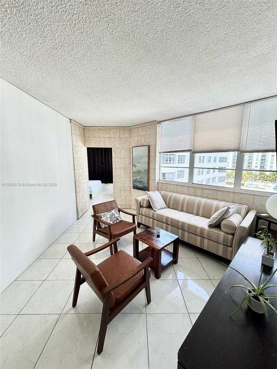 Small Image of 905 BRICKELL BAY DR #1824, Miami Number 3