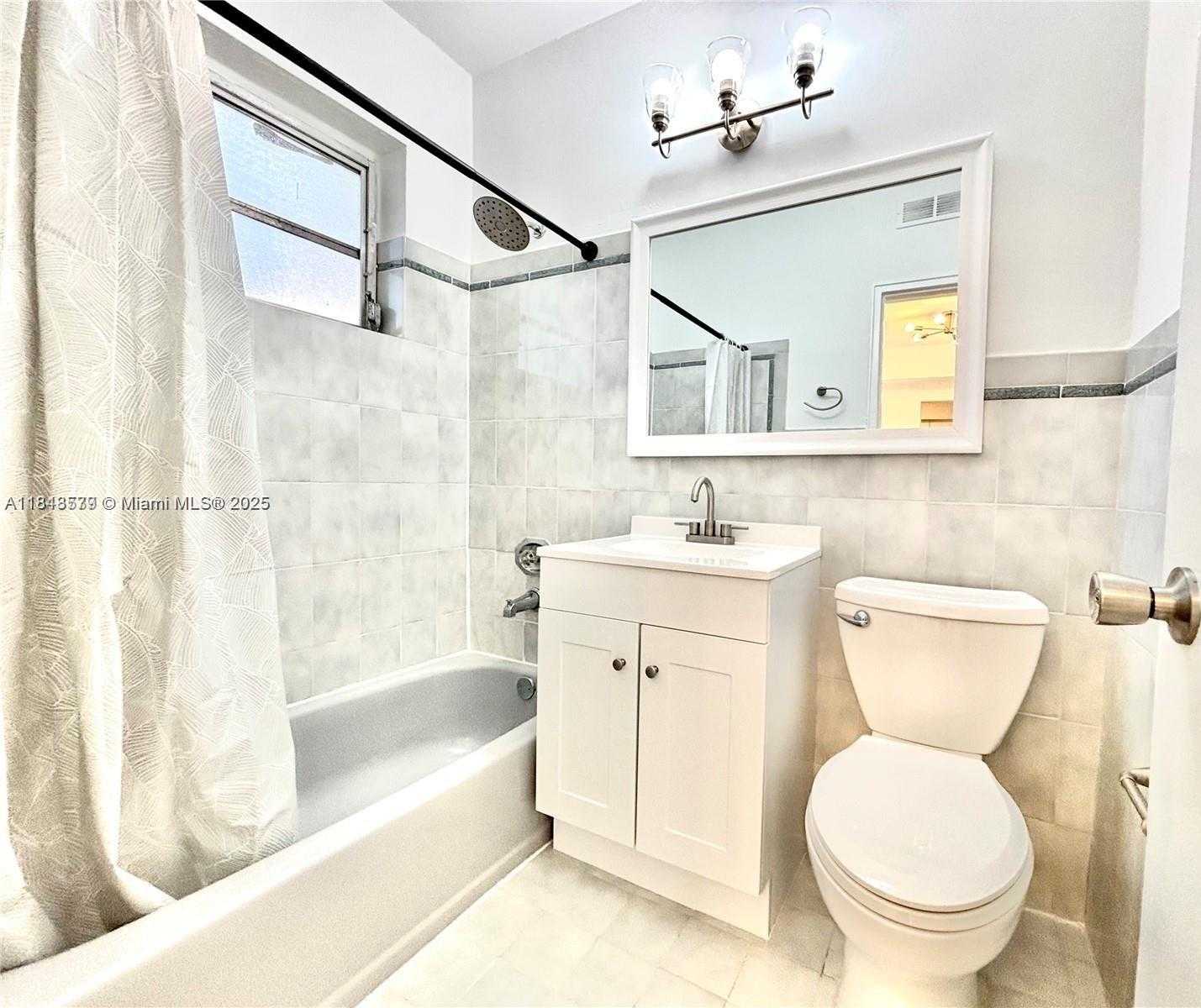 Small Image of 4740 PINE TREE DR #28, Miami Beach Number 8
