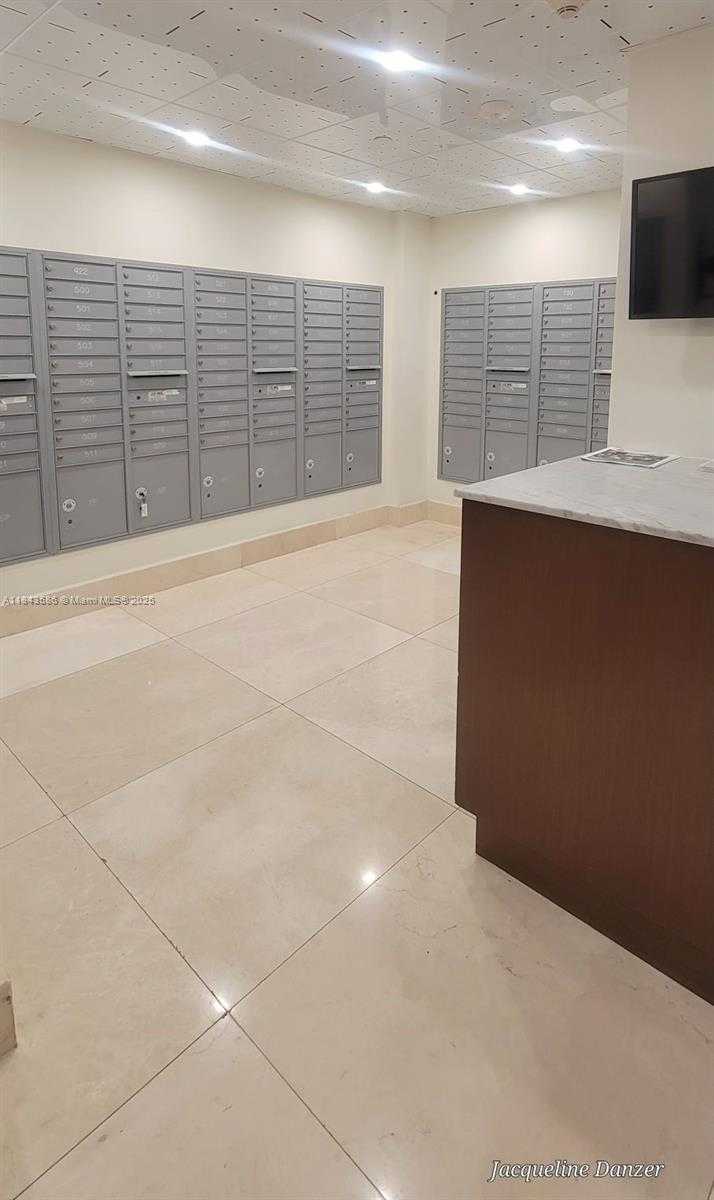 Small Image of 540 BRICKELL KEY DR #307, Miami Number 19