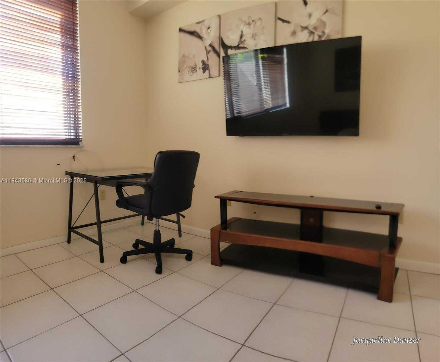 Small Image of 540 BRICKELL KEY DR #307, Miami Number 6
