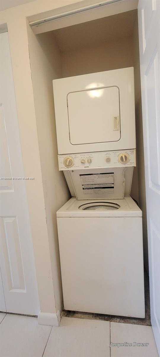 Small Image of 540 BRICKELL KEY DR #307, Miami Number 8