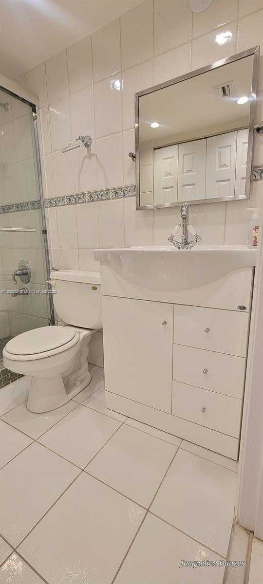 Small Image of 540 BRICKELL KEY DR #307, Miami Number 9
