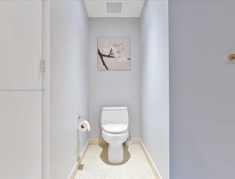 Small Image of 1800 SOUTH OCEAN DR #3707, Hallandale Beach Number 10