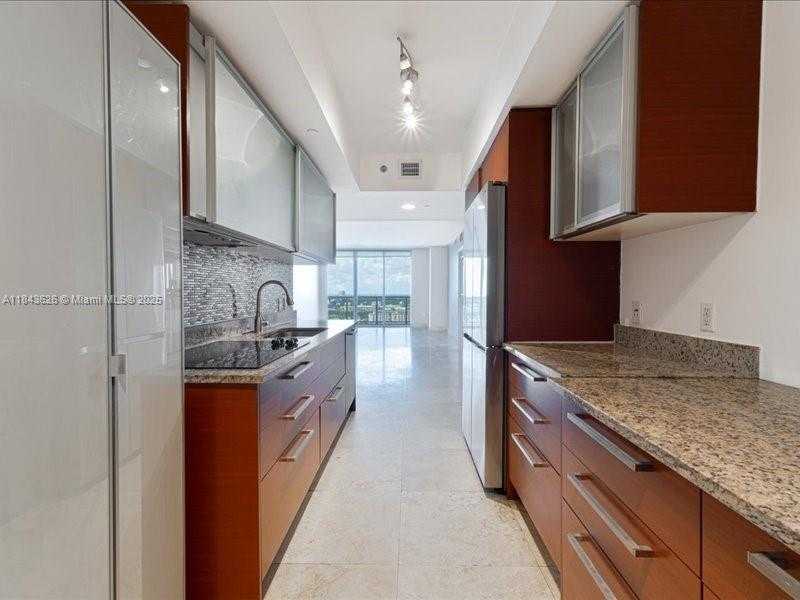 Small Image of 1800 SOUTH OCEAN DR #3707, Hallandale Beach Number 3