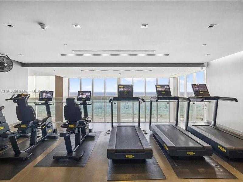 Small Image of 1800 SOUTH OCEAN DR #3707, Hallandale Beach Number 36