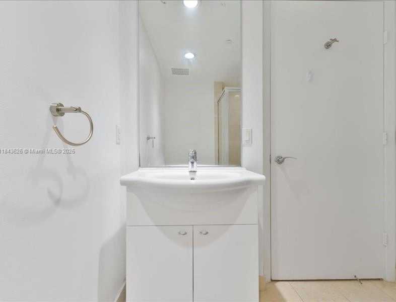 Small Image of 1800 SOUTH OCEAN DR #3707, Hallandale Beach Number 8