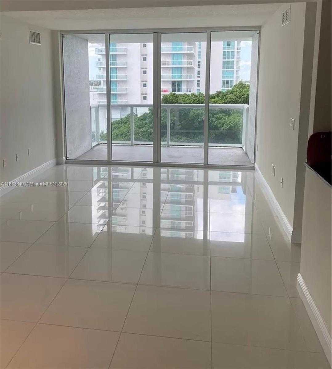 Small Image of 1861 NORTH WEST S RIVER DR #1401, Miami Number 4