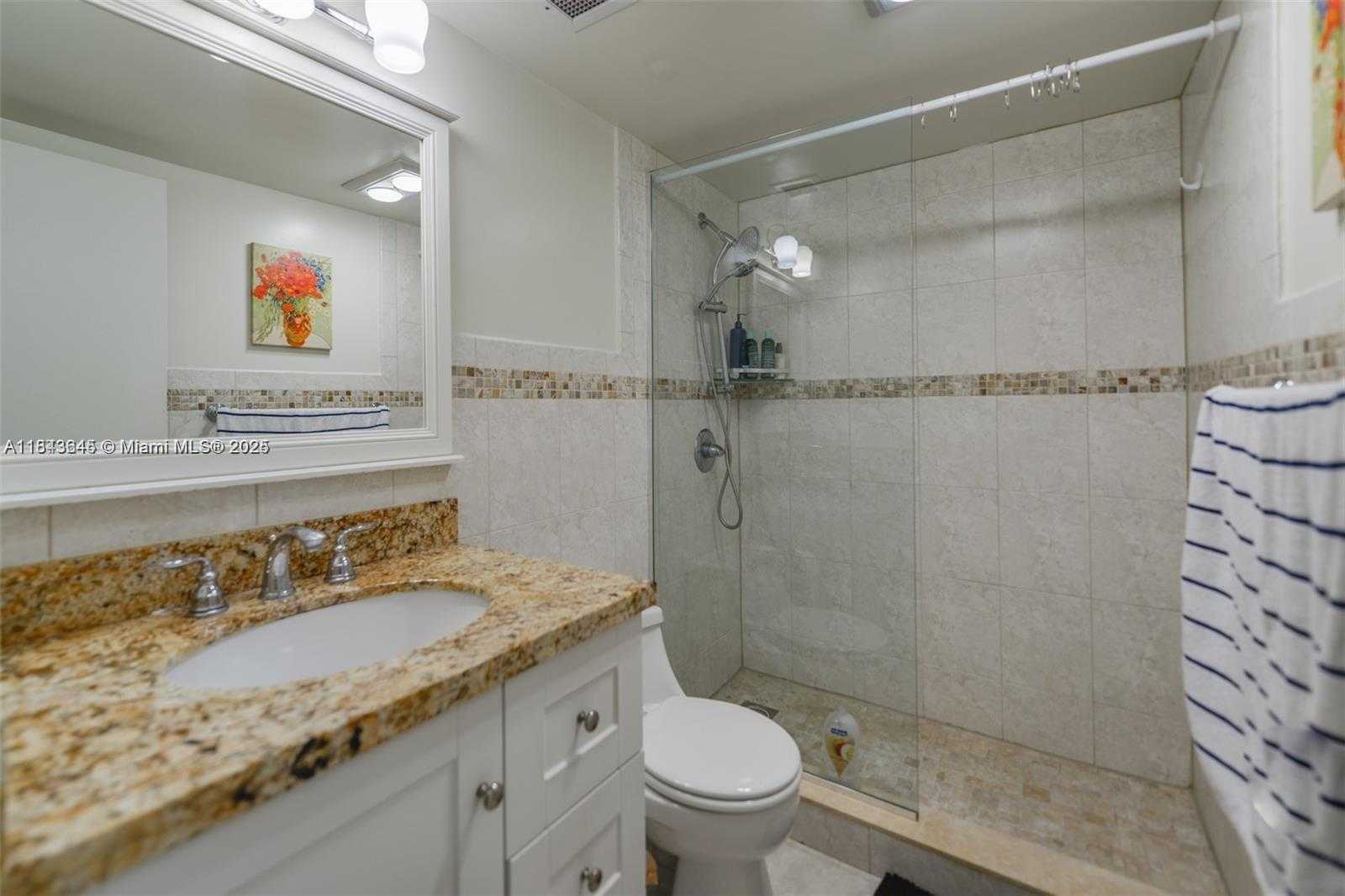 Small Image of 1980 SOUTH OCEAN DR #11N, Hallandale Beach Number 12
