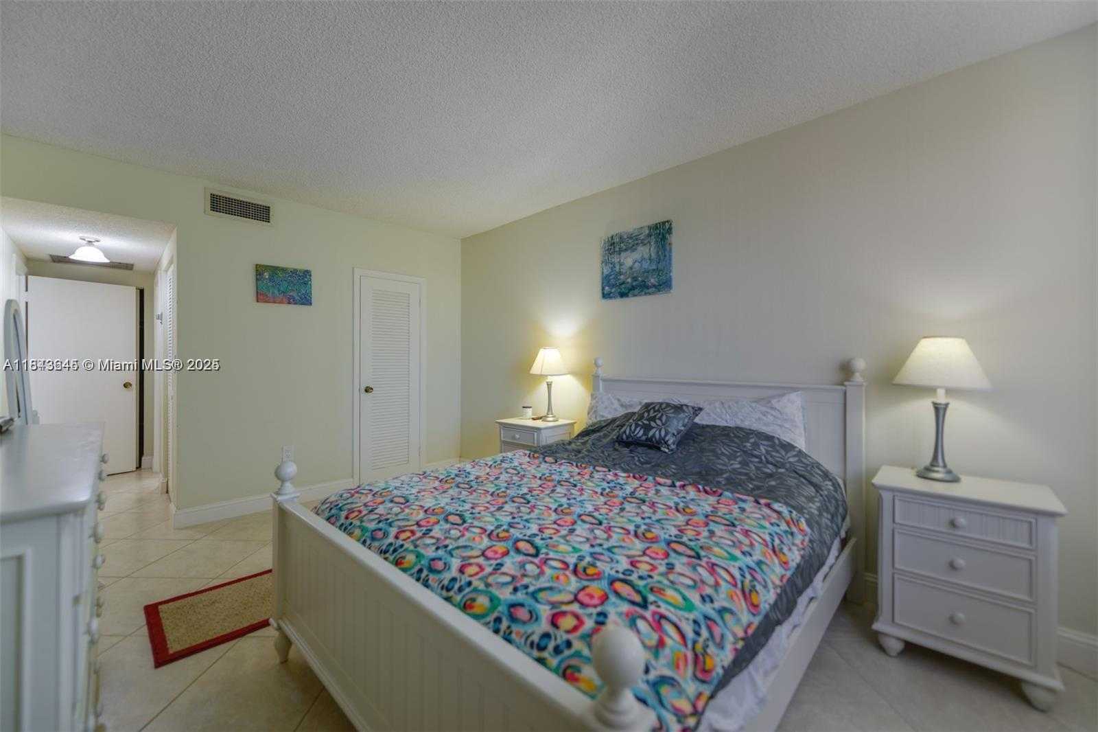 Small Image of 1980 SOUTH OCEAN DR #11N, Hallandale Beach Number 14