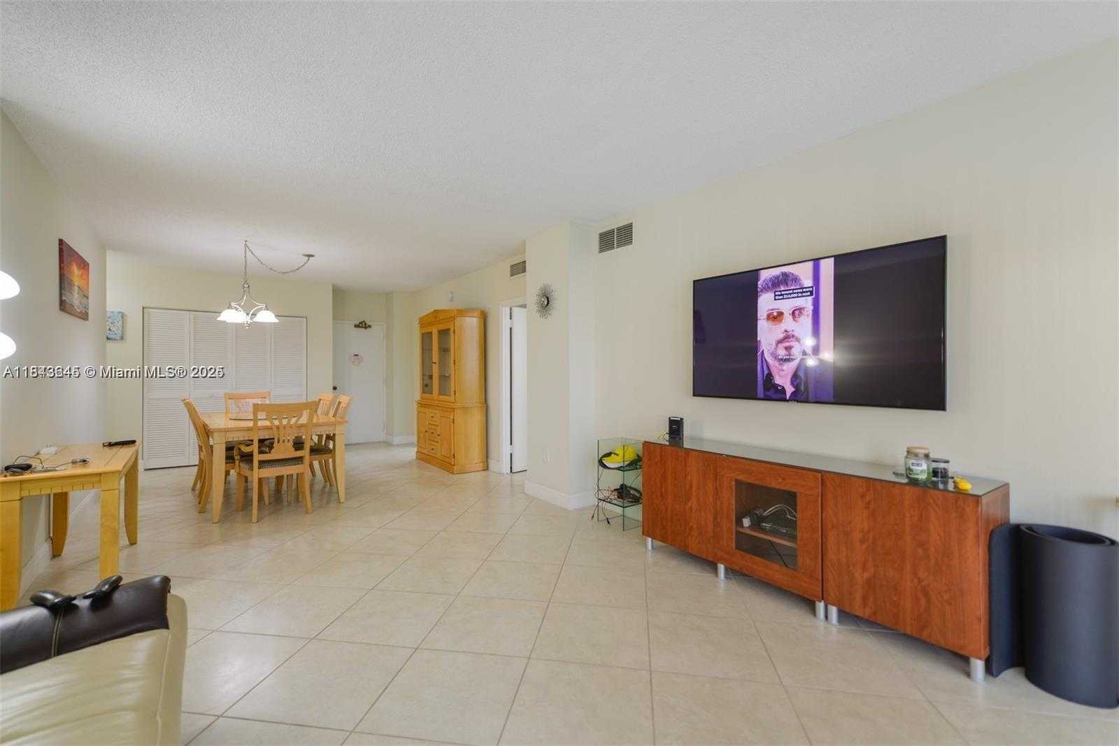 Small Image of 1980 SOUTH OCEAN DR #11N, Hallandale Beach Number 22