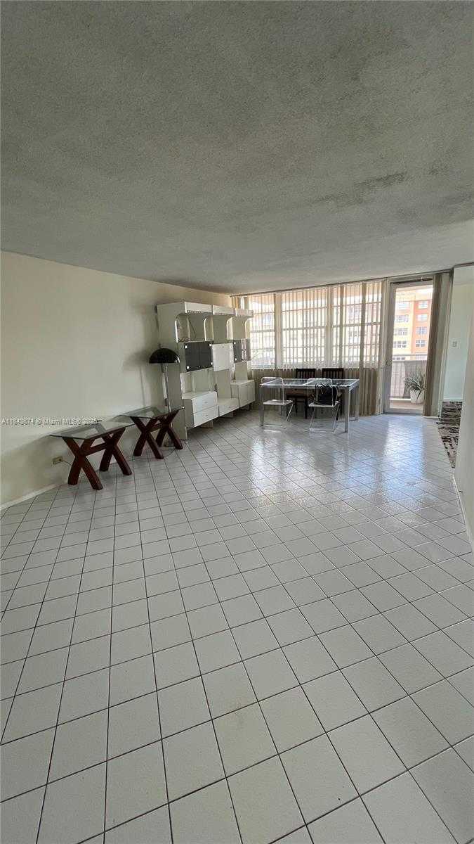 Small Image of 250 174 #2106, Sunny Isles Beach Number 5