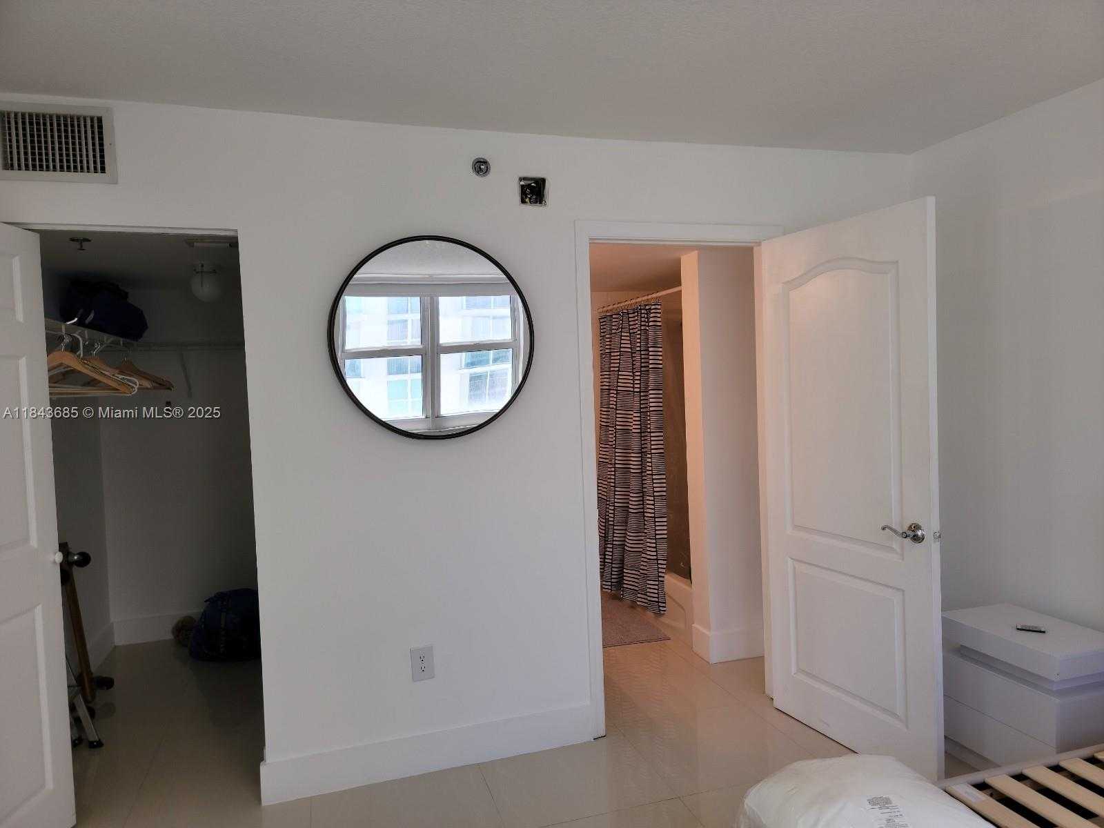 Small Image of 1200 BRICKELL BAY DR #2415, Miami Number 10