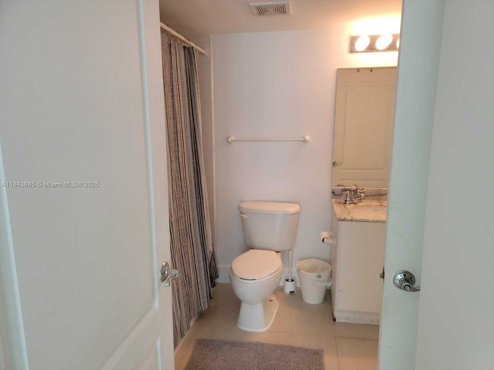 Small Image of 1200 BRICKELL BAY DR #2415, Miami Number 15