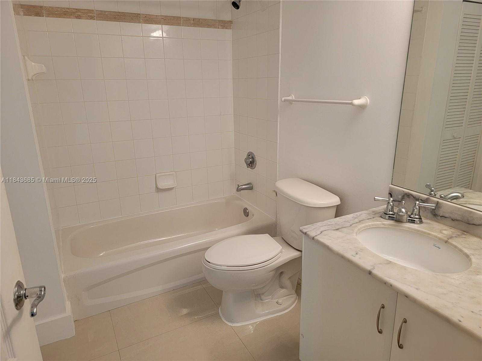Small Image of 1200 BRICKELL BAY DR #2415, Miami Number 16