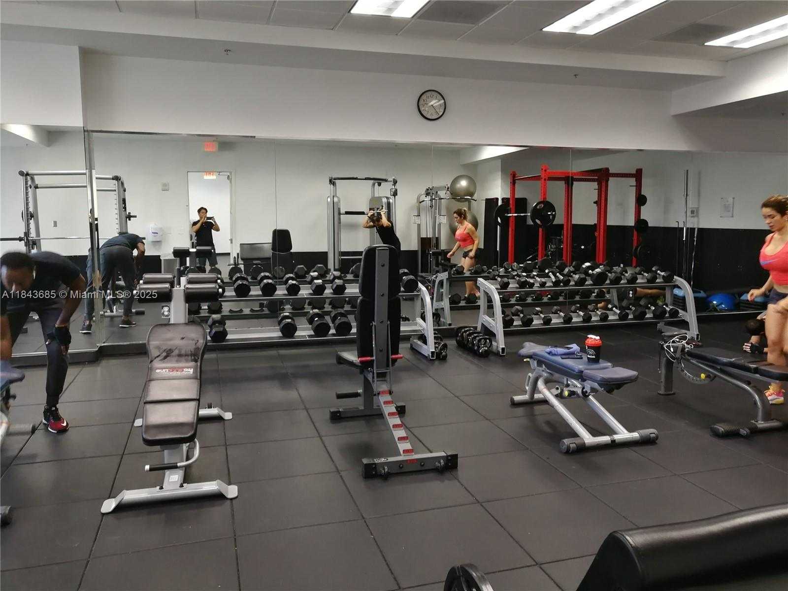 Small Image of 1200 BRICKELL BAY DR #2415, Miami Number 27