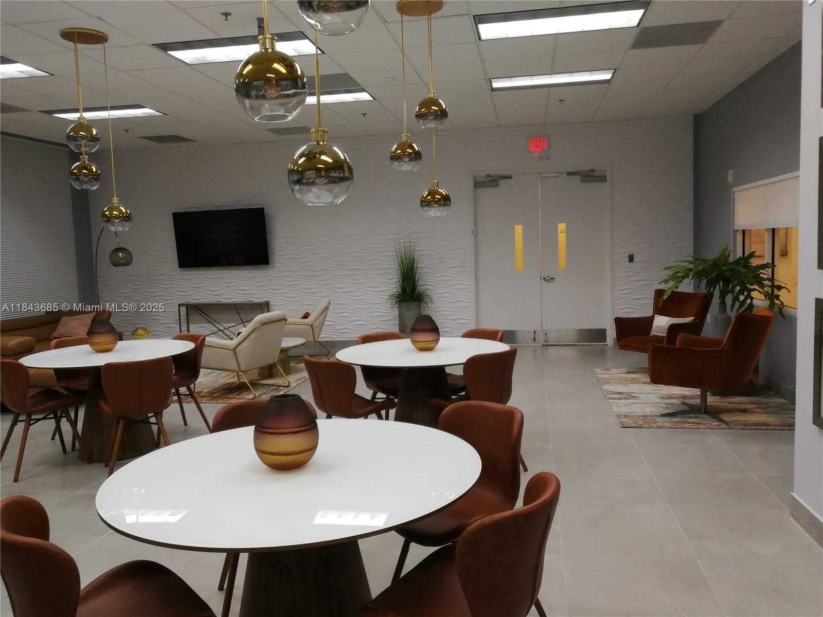 Small Image of 1200 BRICKELL BAY DR #2415, Miami Number 28