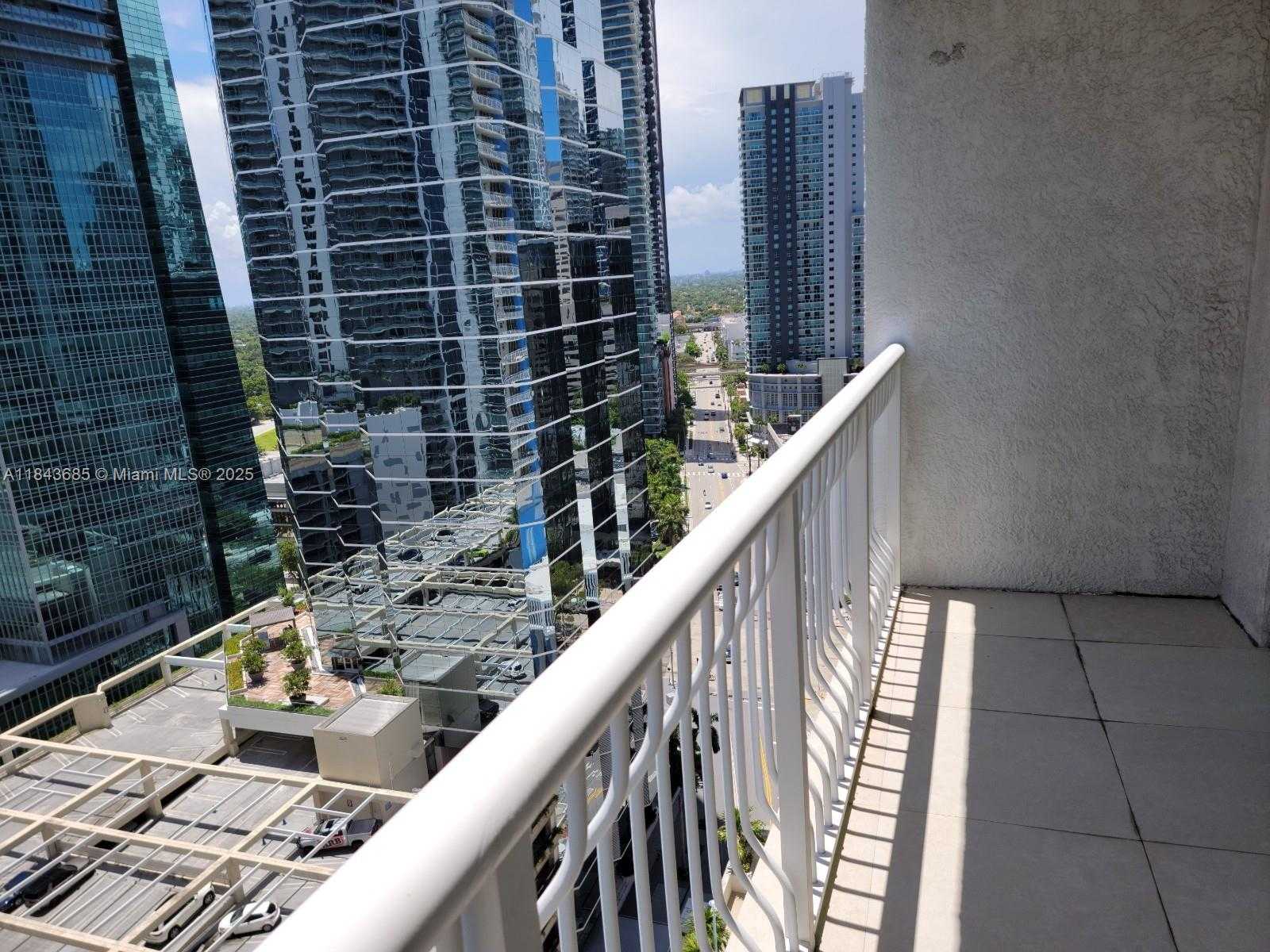 Small Image of 1200 BRICKELL BAY DR #2415, Miami Number 39