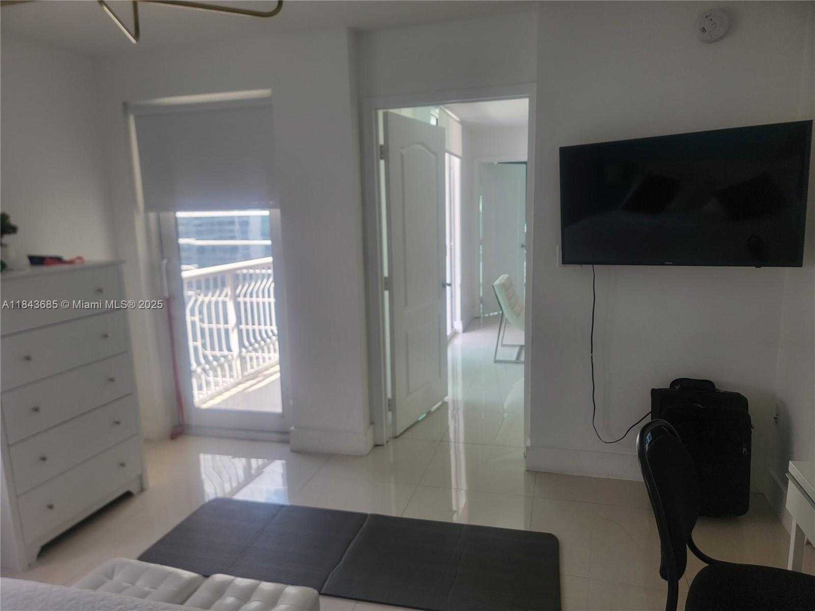 Small Image of 1200 BRICKELL BAY DR #2415, Miami Number 48